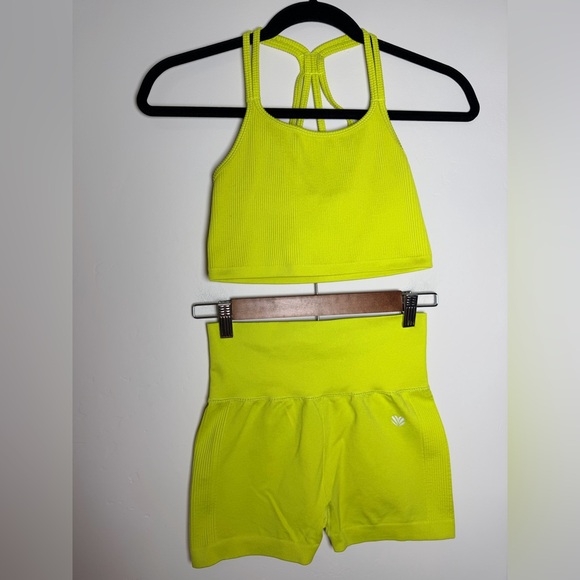 Forever 21 Pants - Forever 21 matching set activewear Neon Yellow Green lime short sport bra Small
